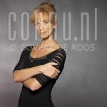 11-09-2004 Ellen Evers at studio in Amsterdam.

[keywords]Posed, Half Length, Eyecontact[/keywords]